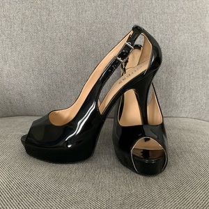 EUC GUESS patent black peep toe heels 9.5US
